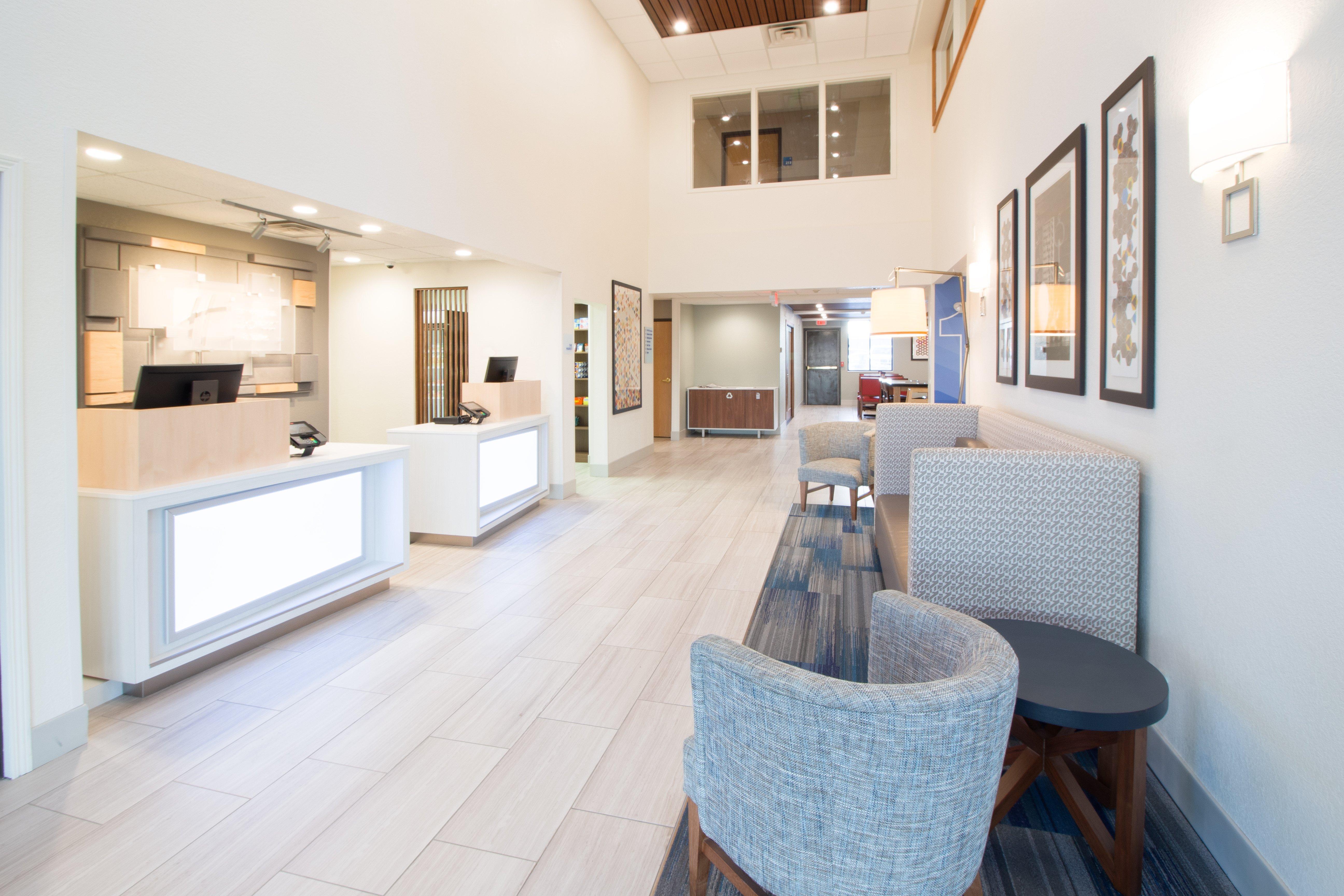 Holiday Inn Express & Suites - Worthington By Ihg מראה חיצוני תמונה