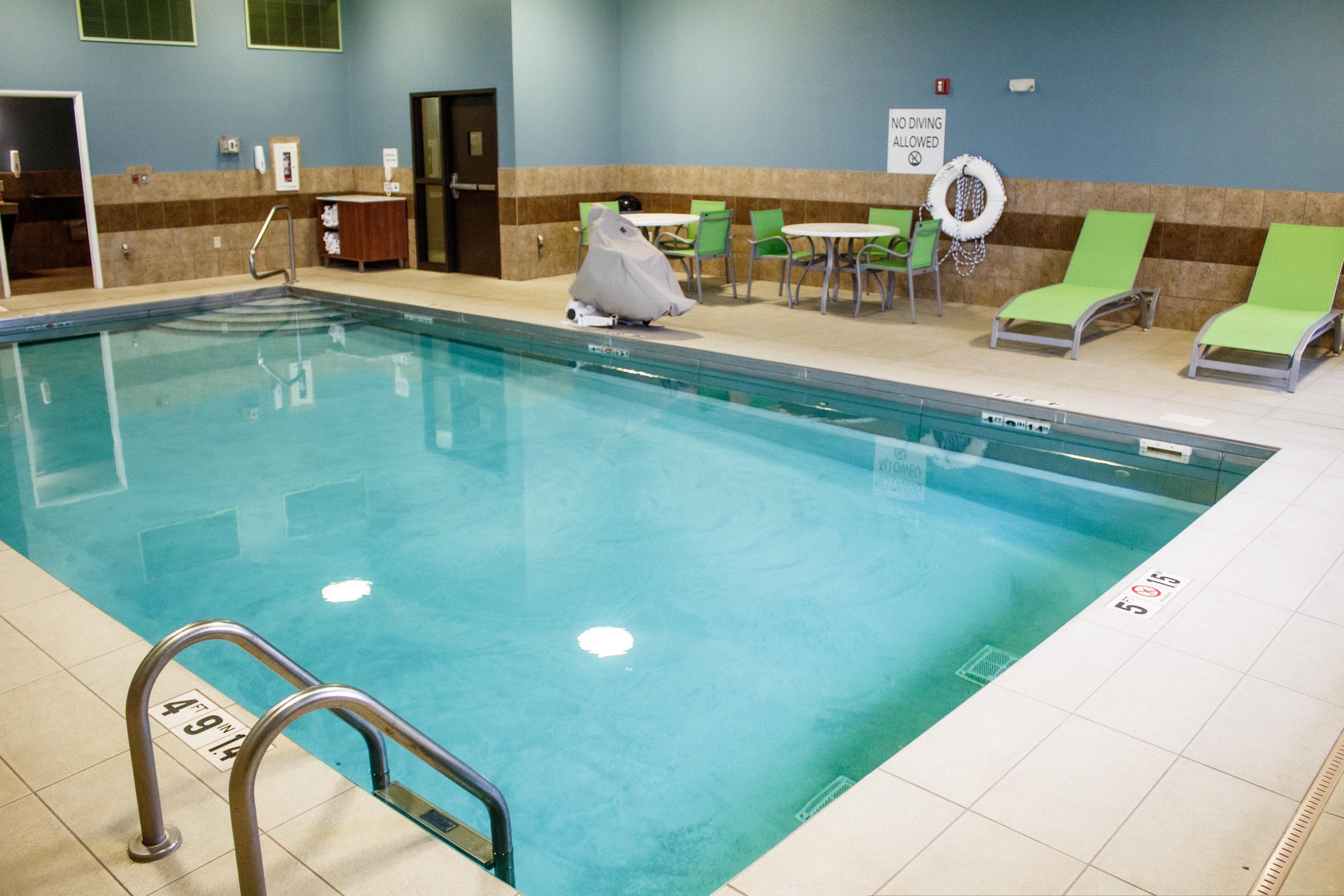 Holiday Inn Express & Suites - Worthington By Ihg מראה חיצוני תמונה