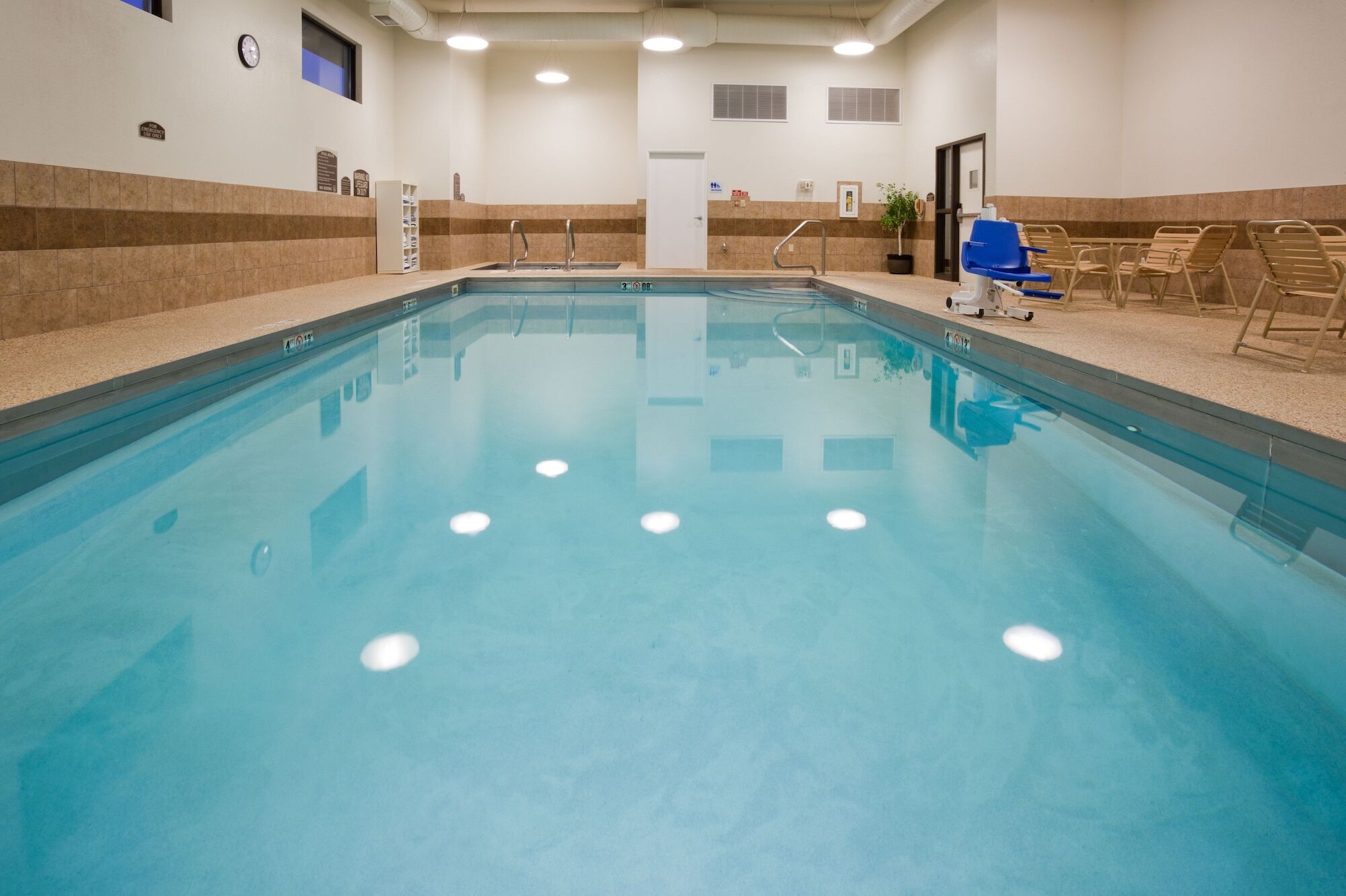 Holiday Inn Express & Suites - Worthington By Ihg מראה חיצוני תמונה